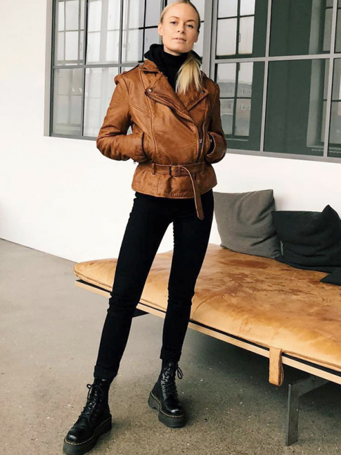 Pour ou contre les Doc Martens  semelles plateaux ?