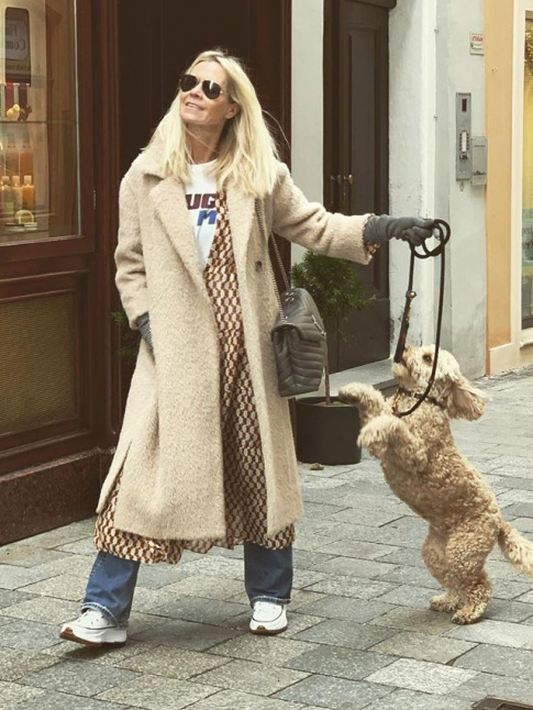 Pour ou contre la robe porte sur le jean et sous le manteau ?
