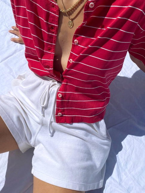 Oui au petit haut vintage port en mode estival/casual !