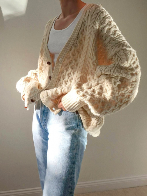 Oui au mariage entre maille oversize et marcel moulant !