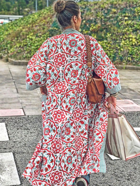 Oui au kimono port en guise de trench printanier !