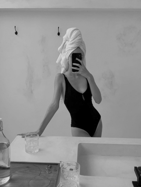 Le maillot de bain noir : l'alpha et l'omga du swimwear !