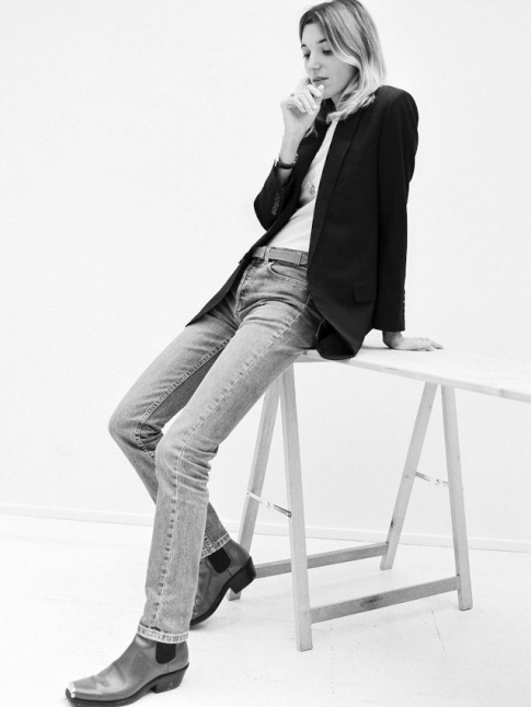 Et si l'on mixait veste de smoking et boots western ?