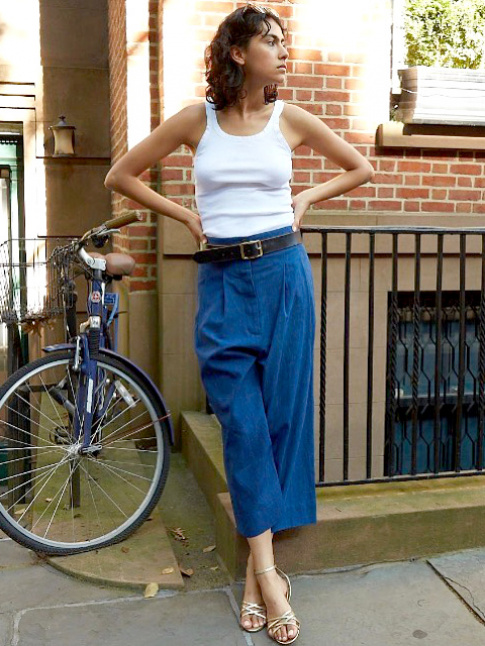 Mlant marcel casual, sandales ultra fminines et pantalon sobre mais original, ce look a tout bon !