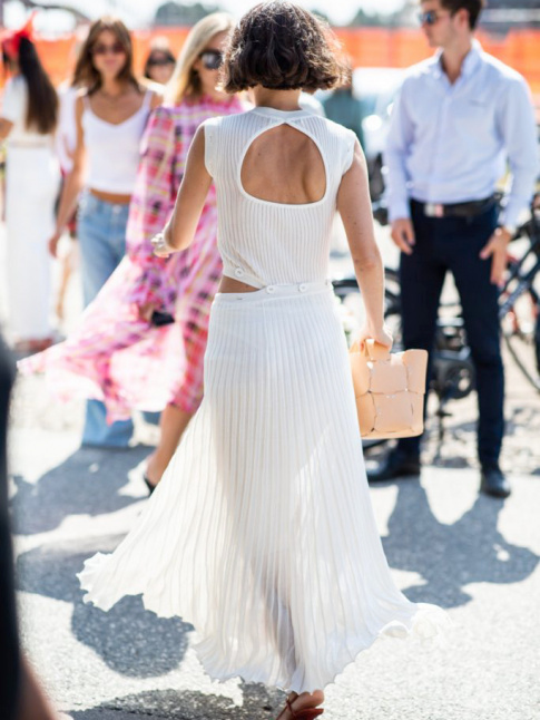 Complexe dans sa simplicit, cette robe blanche a tout bon !