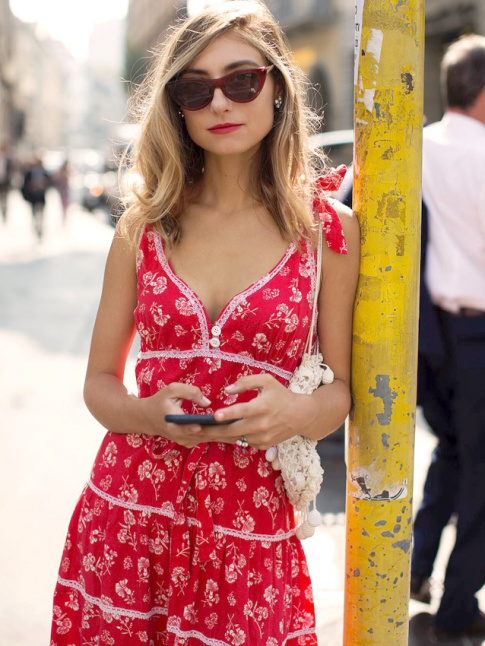 Oui au glamour rtro des tenues estivales de Jenny Walton !