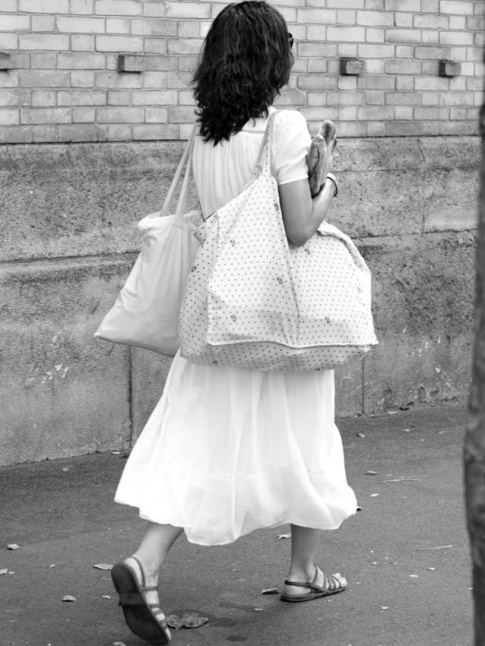 Mlant fracheur et pragmatisme dlicat, cette silhouette a tout bon !