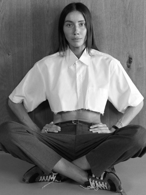 Et si l'on dcoupait nos chemises blanches en mode Miu Miu girl ?