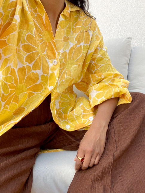 Imprim jaune fleuri + marron = le bon mix