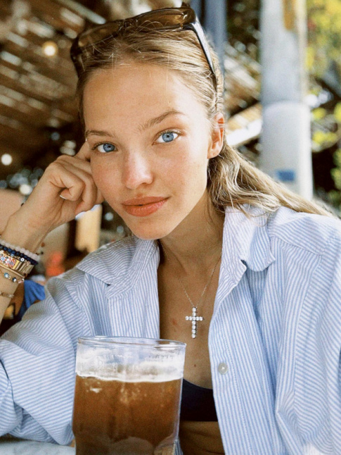 Accorder la couleur de ses yeux aux rayures de sa chemise... c'est chic !