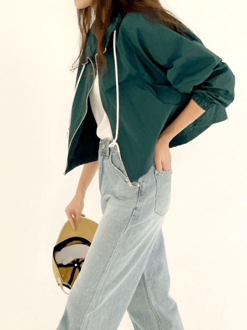 Port un brin court, le K-Way gagne en style !