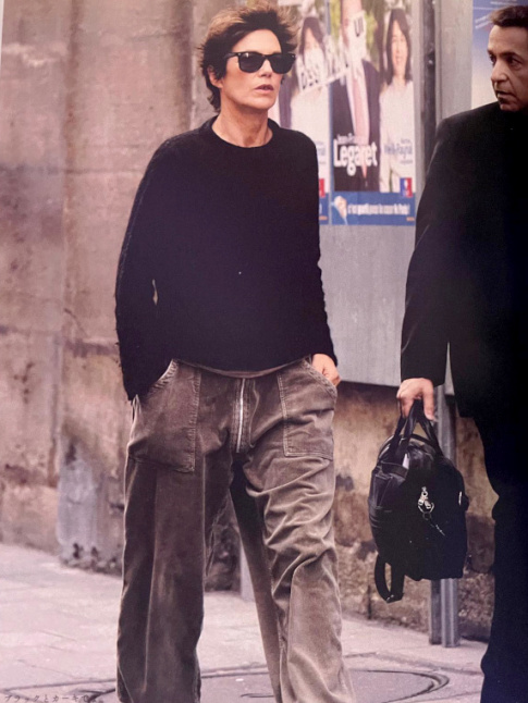 Pull col rond tout simple + baggy = le bon mix