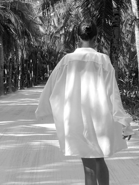 La chemise d'homme trop grande : la pice versatile par excellence !