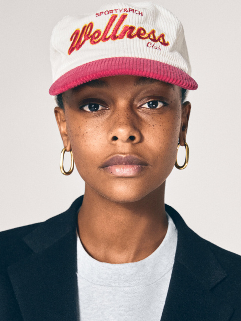 Wanted : une casquette funky susceptible de twister un look casual !
