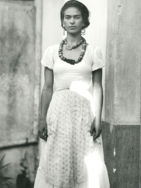 Singulire et fascinante Frida Kahlo...