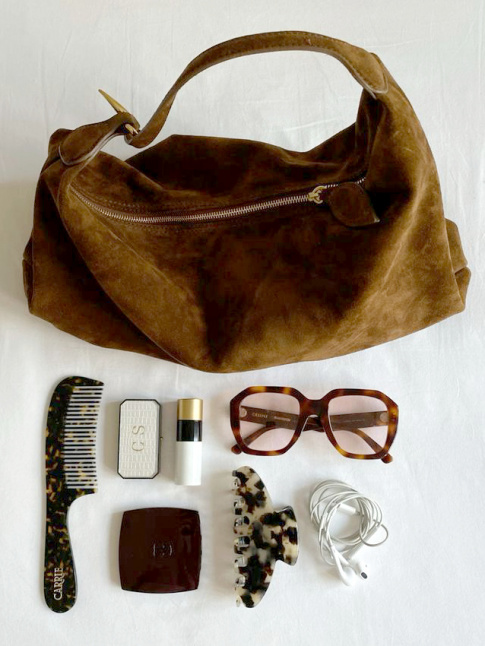 Maxi lunettes effet cailles de tortue + sac en sude marron = le bon mix