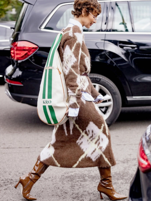 Un bon mix de couleurs - ici vert/marron/blanc cass - peut parfois sauver du dsastre une tenue hasardeuse !