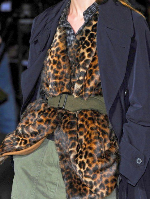 Lopard + carreaux + kaki = le bon mix