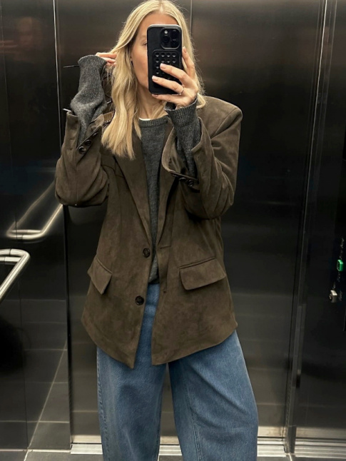 Envie d'un blazer en daim  porter en mode dcontract !