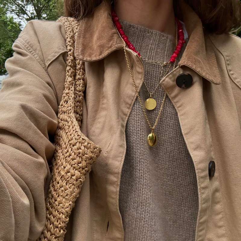 Rien de tel qu'une touche de rouge pour réveiller un camaïeu paille/beige/marron clair !