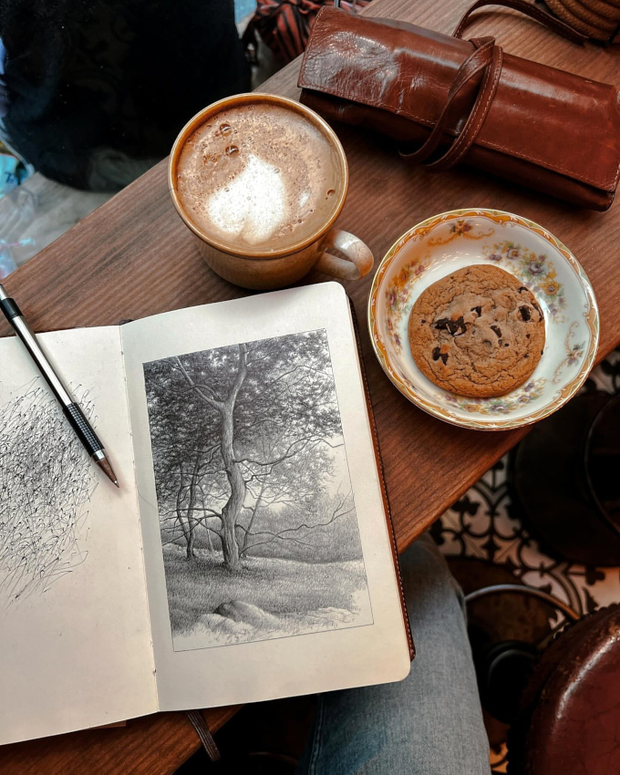 Carnet de croquis + cookie moelleux + latte = le bon mix