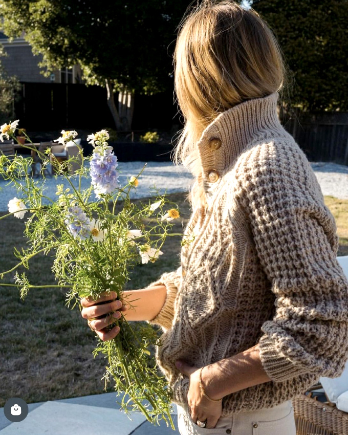 Maille torsadée + col boutonné = le bon mix