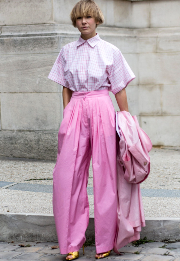 Tenue femme avec pantalon rose