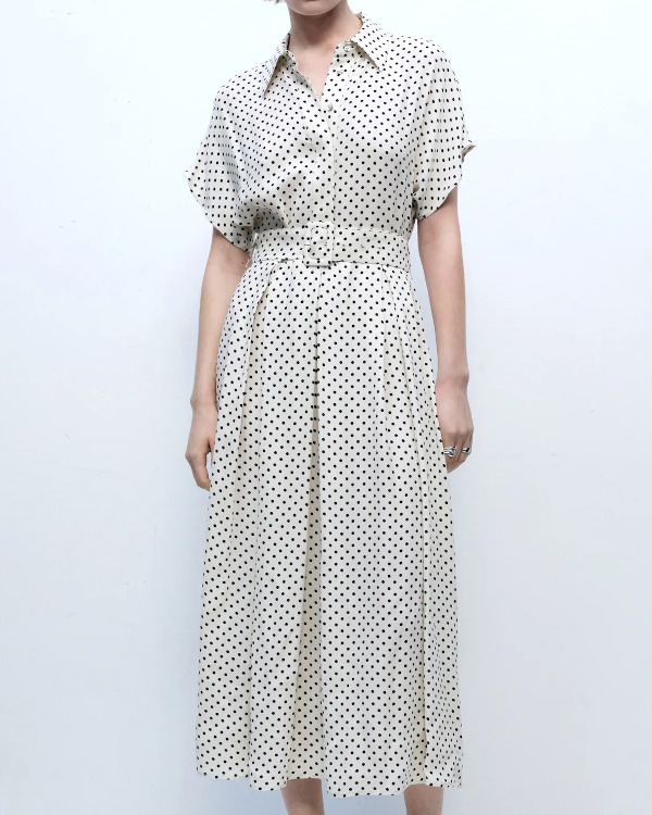 Robe à pois avec ceinture
