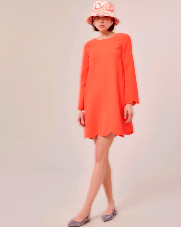 Robe rouge corail pour un mariage