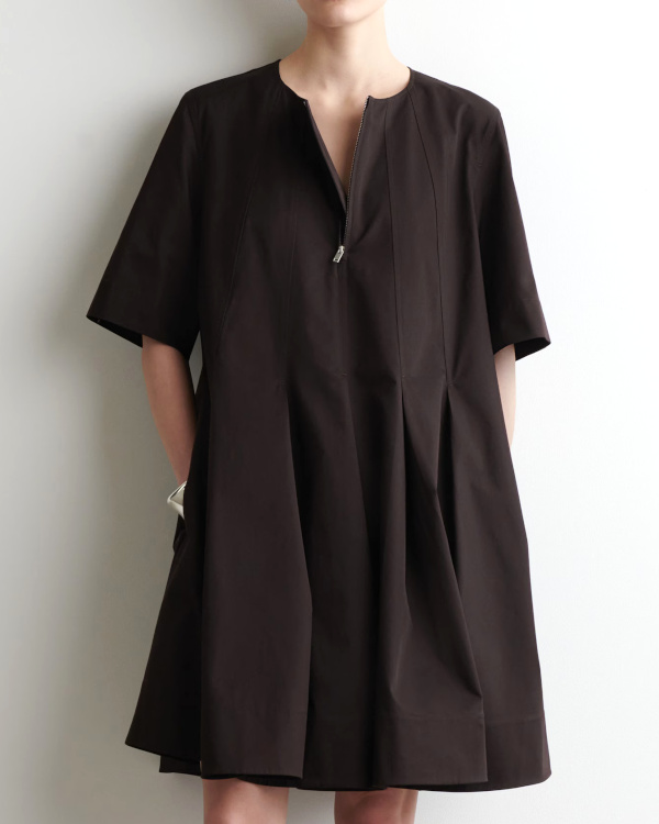 ROBE COURTE PLISSE ET ZIPPE EN COTON noir