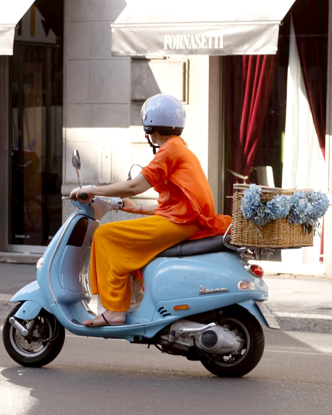 Orange + nuances de bleu ciel = le bon mix