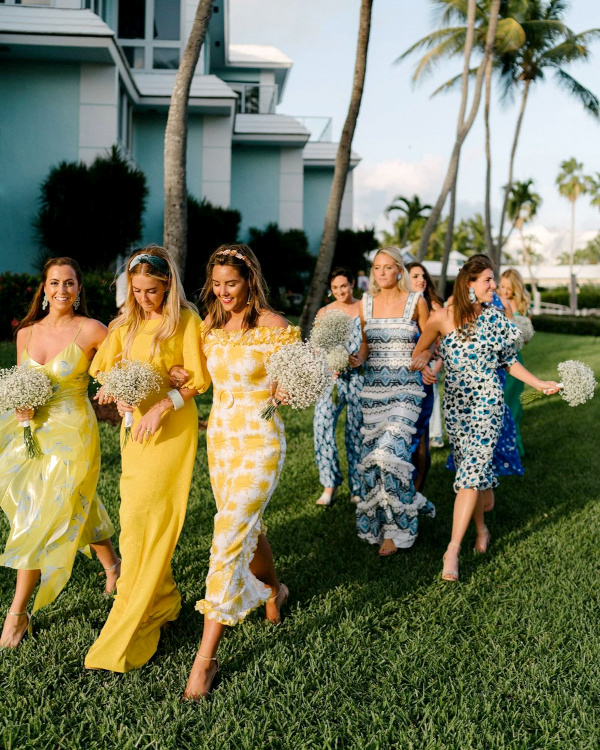 Robes longues colores pour un mariage