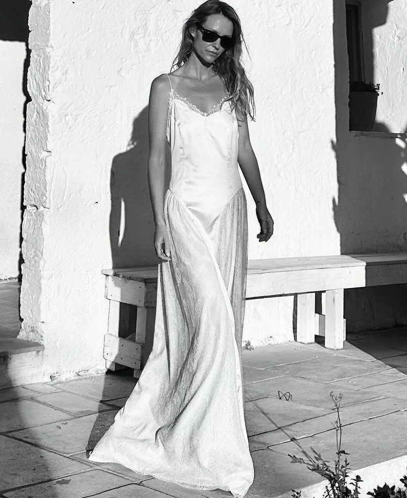 Quand robe du soir et nuisette fusionnent...
