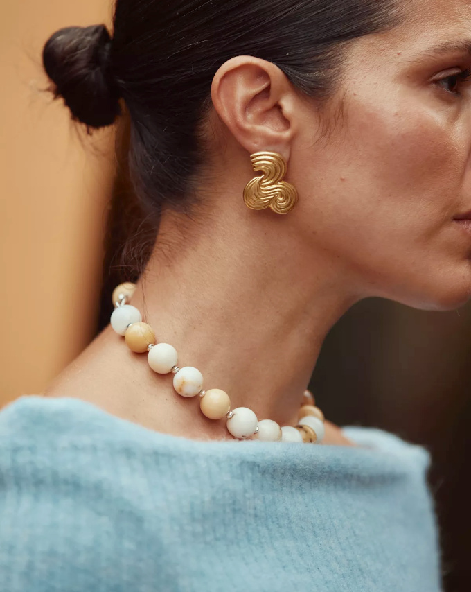 Mêlant douceur et élégance, ce look a tout bon !