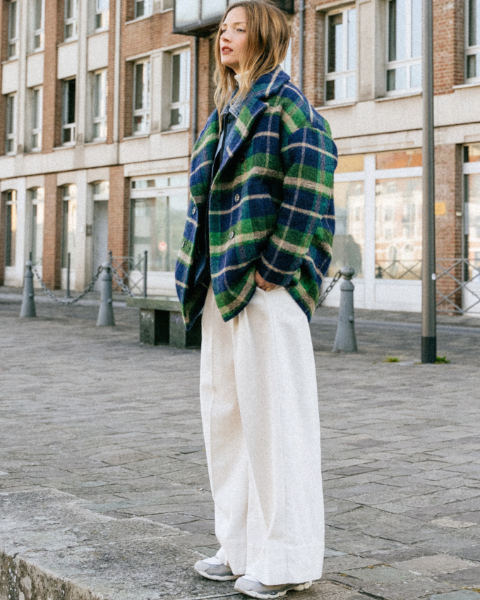 Oui à la rencontre entre carreaux chaleureux et pantalon lumineux !