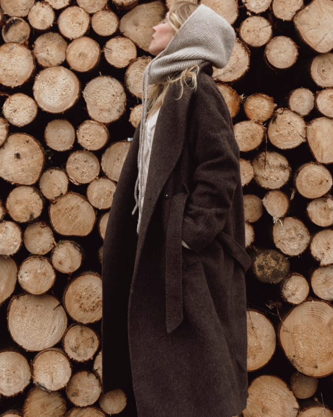 La cagoule, cet accessoire qui a parfaitement réussi sa réhabilitation fashion !