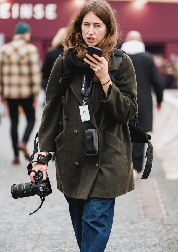 Oui aux looks pensés pour accompagner celle qui les porte plutôt que pour attirer l'attention !