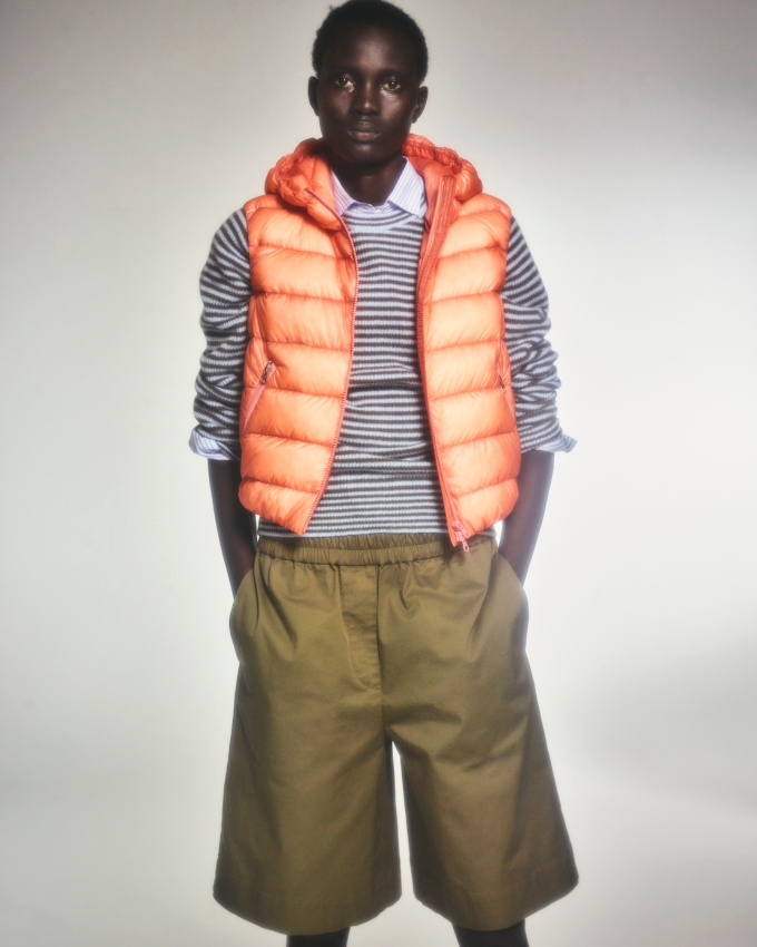 Kaki + rayures marinière + orangé acidulé = le bon mix