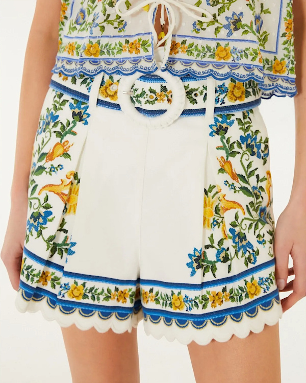 Short blanc en coton à motif floral